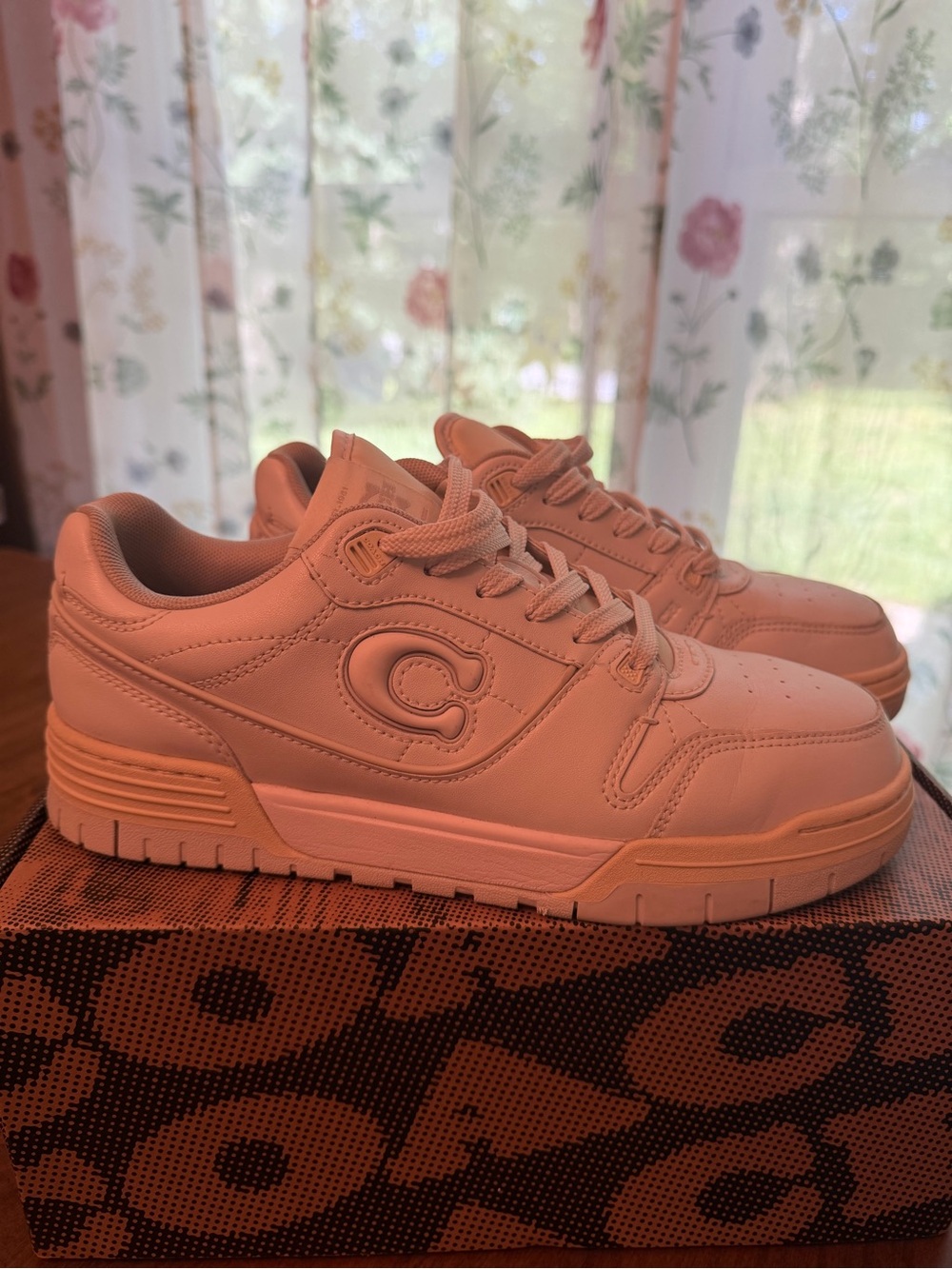 Coach CA025 Women’s White Leather Sneakers Size 8.5 EU 39 w/ Box